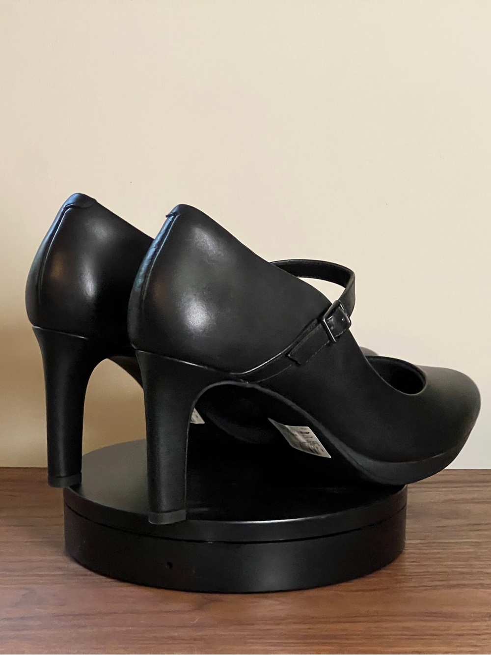 Clarks Ambyr Shine Leather Mary Jane Heeled Pumps - US 12 - Picture 3 of 11